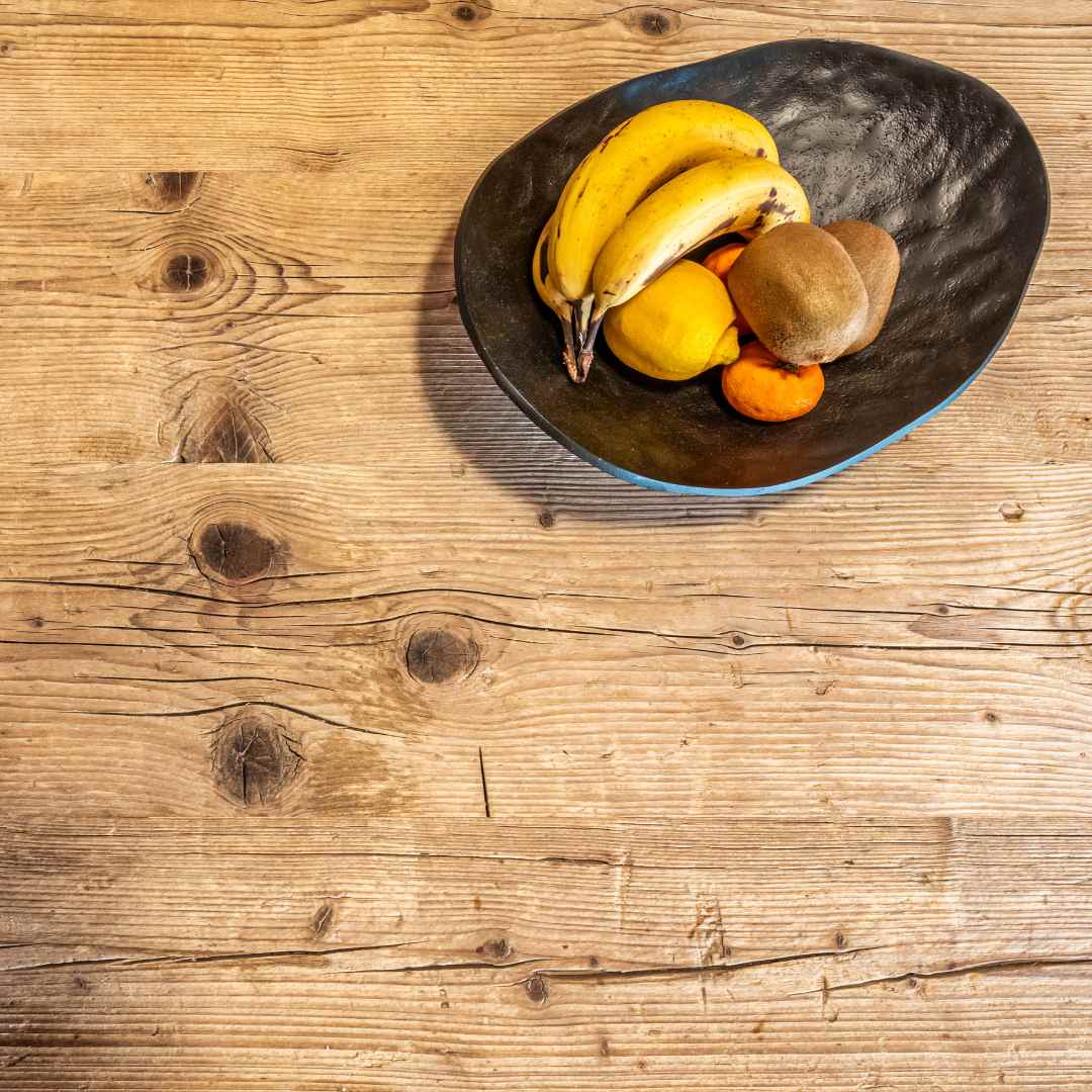 Tavolo da pranzo realizzato in legno di recupero